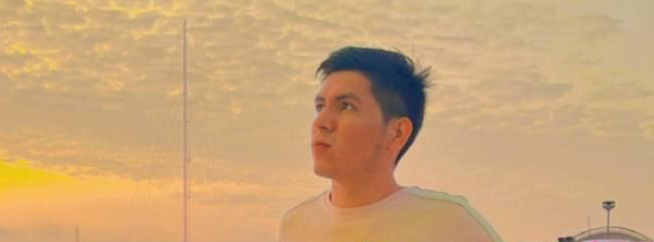 atom bio de Alexander Mondragón