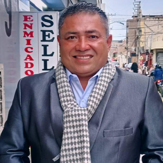 atom bio de Baladista el Amoroso Luis Ramírez