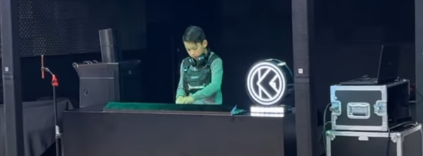 atom bio de Hard boy dj