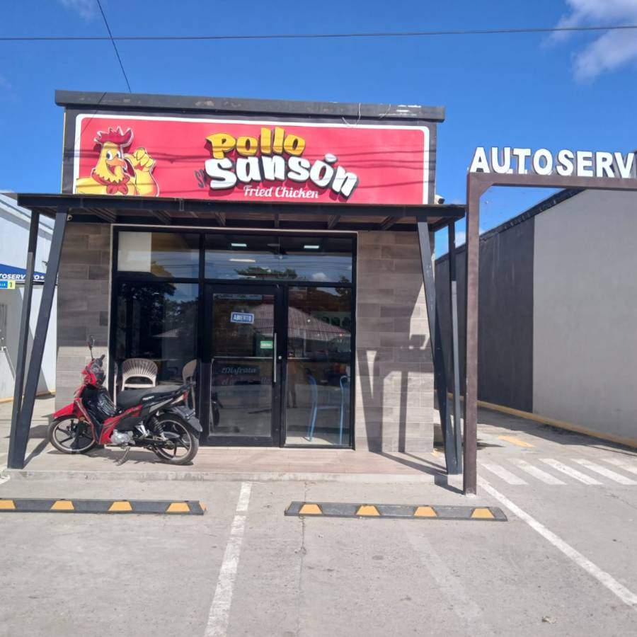 atom bio de Pollo Sansón HN