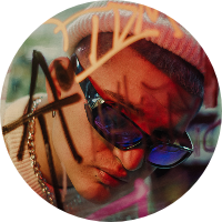 atom bio de YOUNG TILLER