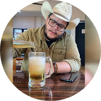 atom bio de César Kafka