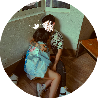 atom bio de estoy aquí y NO CONTIGO <3