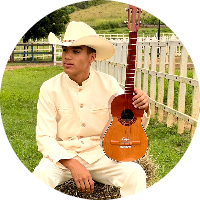 atom bio de Luis Estrada