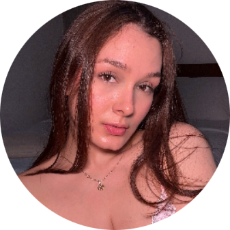 Laura Velásquez - Official Links & Social Media | atom.bio