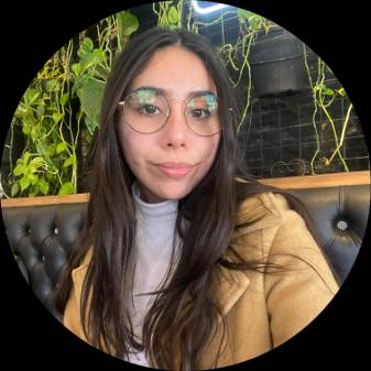 atom bio de Evelyn d'Arruda