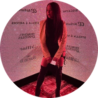 atom bio de Elena livia mk