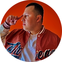 atom bio de 𝘿𝙅 𝘼𝙇𝙑𝘼𝙍𝙀𝙕