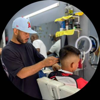 atom bio de Isasis barber