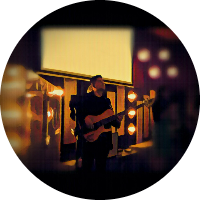 atom bio de Ponce Bass