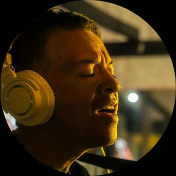 atom bio de Jonathan Carrion