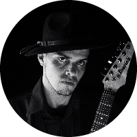 atom bio de Edgar Dubón